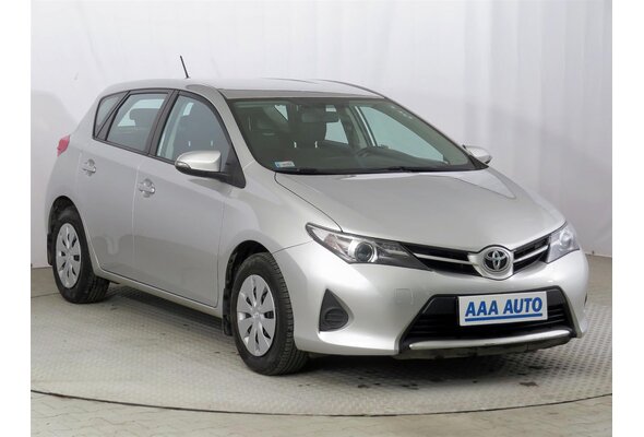 Toyota Auris  1.3 Dual VVT-i 2014