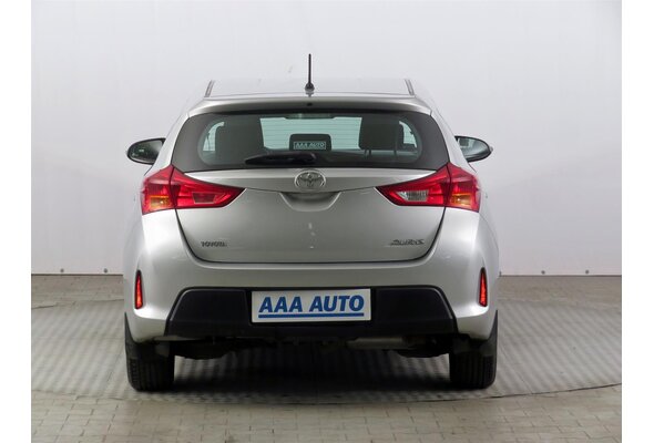 Toyota Auris  1.3 Dual VVT-i 2014