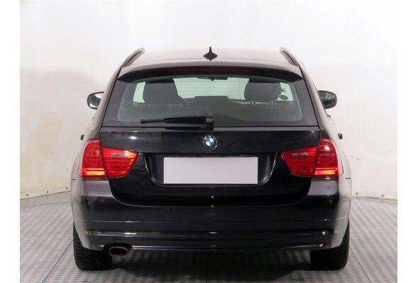 BMW 320 d xDrive Combi 2011