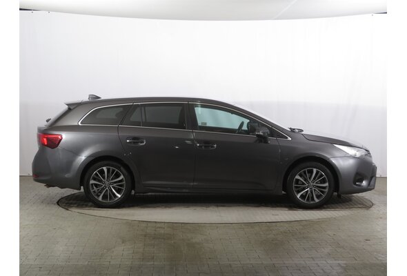 Toyota Avensis Combi 2.0 D-4D 2016