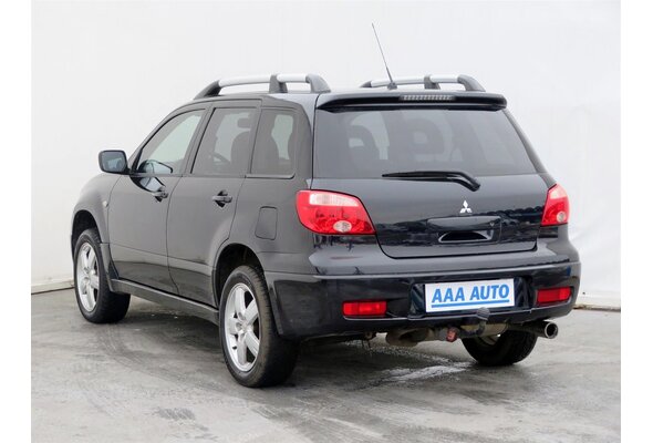 Mitsubishi Outlander  2.0 2005