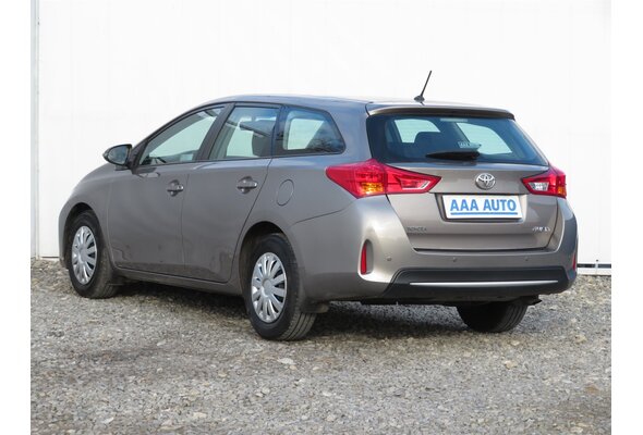 Toyota Auris Combi 1.4 D-4D 2015