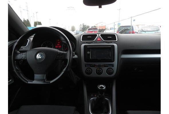 Volkswagen Scirocco  2.0 TSI 2010