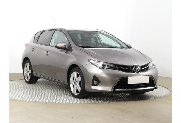 Toyota Auris  1.6 Valvematic 2013