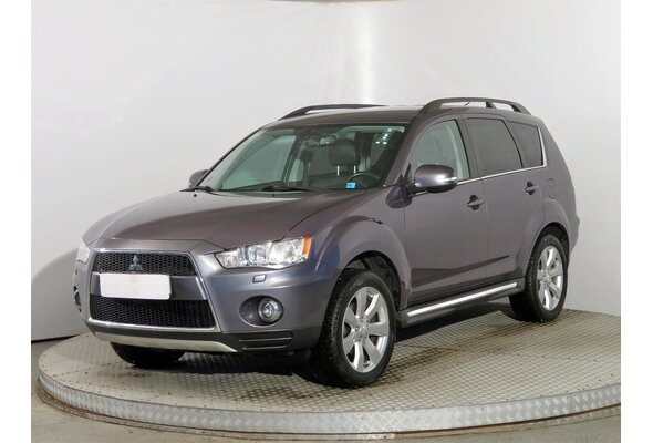 Mitsubishi Outlander  2.2 DI-D 2012