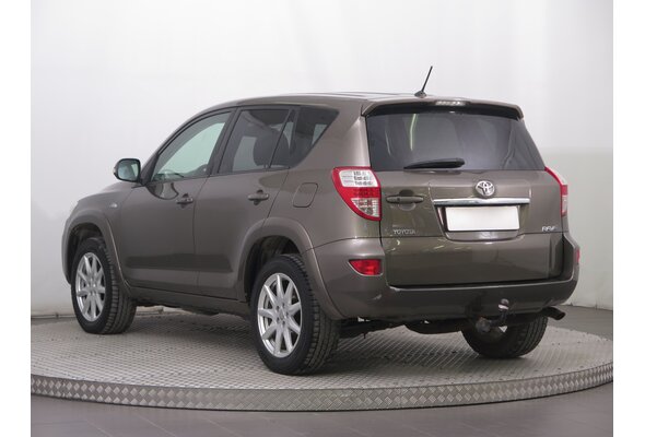 Toyota RAV 4  2.2 D-4D 2011