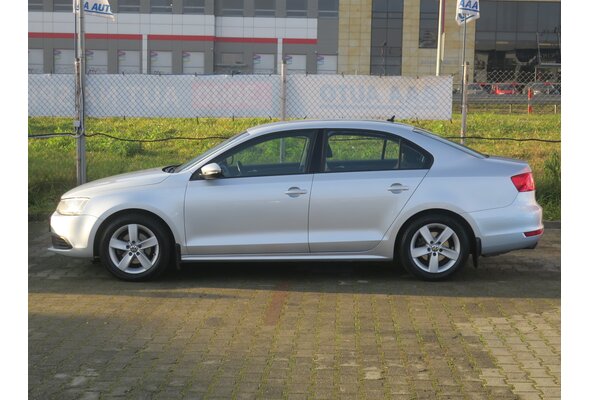 Volkswagen Jetta  1.2 TSI 2011