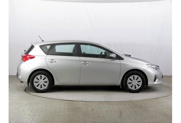 Toyota Auris  1.3 Dual VVT-i 2014