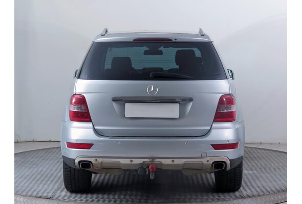 Mercedes-Benz ML 300 CDI  2011