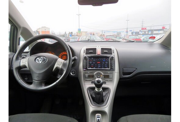 Toyota Auris  2.2 D-CAT 2007