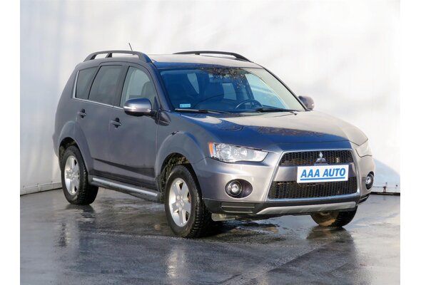 Mitsubishi Outlander  2.2 DI-D 2010