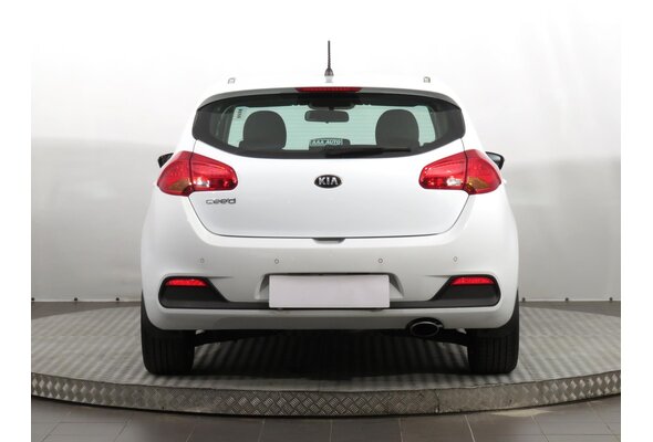 Kia Ceed  1.6 CRDi 2013