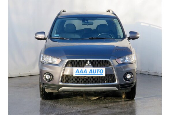 Mitsubishi Outlander  2.2 DI-D 2010