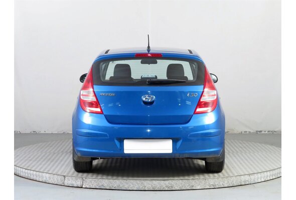 Hyundai i30  1.4 CVVT 2010