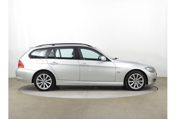 BMW 320 d xDrive Combi 2009