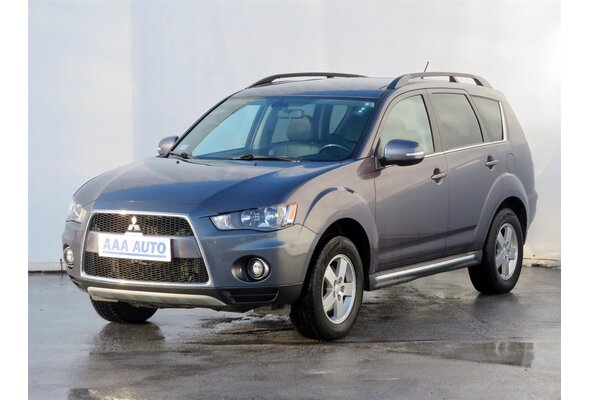 Mitsubishi Outlander  2.2 DI-D 2010