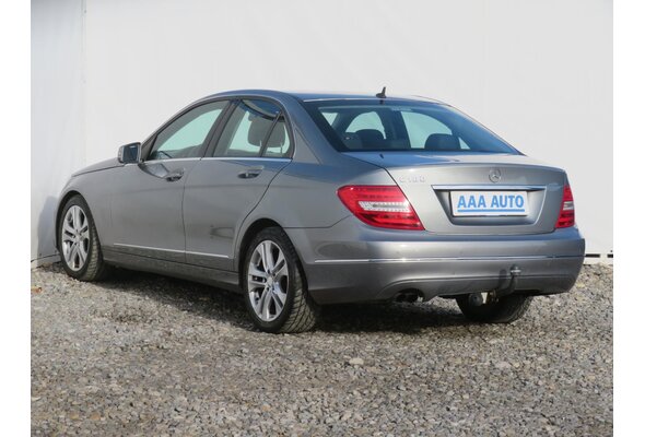 Mercedes-Benz C 180  2011