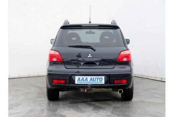 Mitsubishi Outlander  2.0 2005