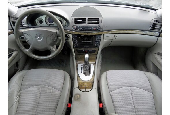 Mercedes-Benz E 220 CDI  2006