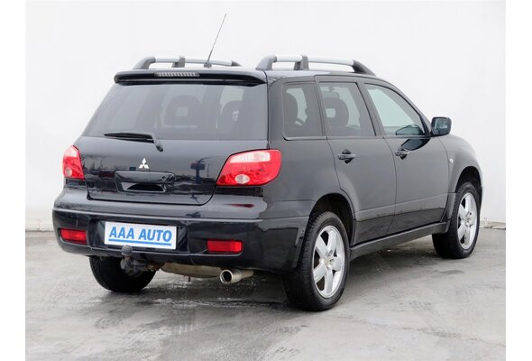 Mitsubishi Outlander  2.0 2005