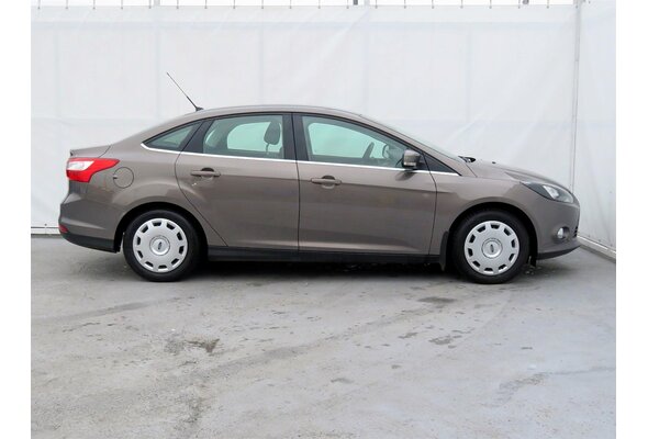 Ford Focus  1.6 i 2012