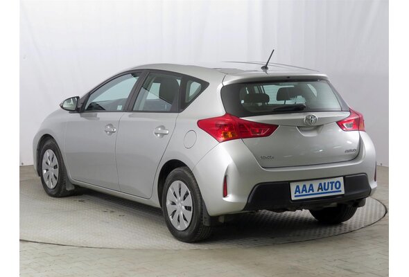 Toyota Auris  1.3 Dual VVT-i 2014