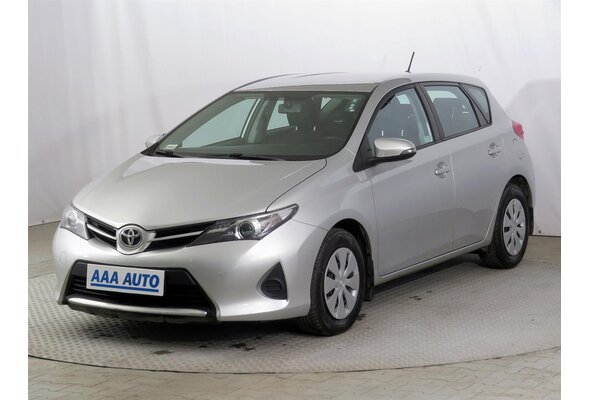 Toyota Auris  1.3 Dual VVT-i 2014