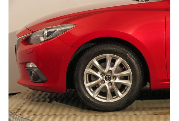 Mazda 3  1.5 i 2015