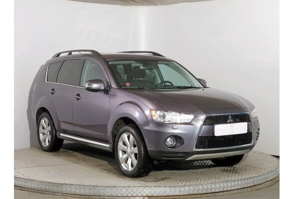 Mitsubishi Outlander  2.2 DI-D 2012