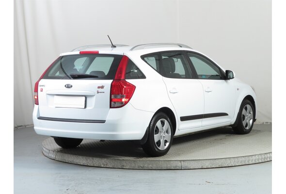 Kia Ceed Combi 1.4 i 2011