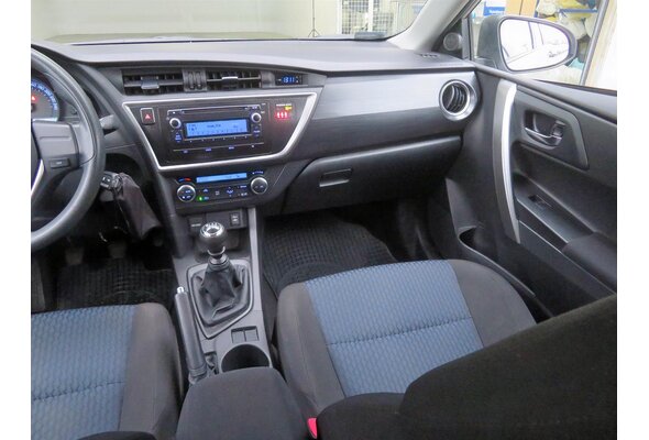 Toyota Auris  1.3 Dual VVT-i 2014