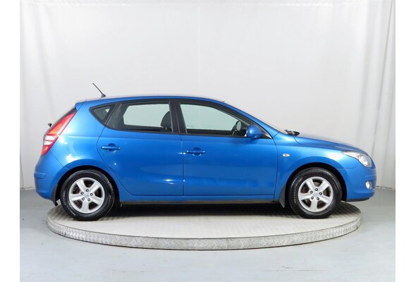 Hyundai i30  1.4 CVVT 2010