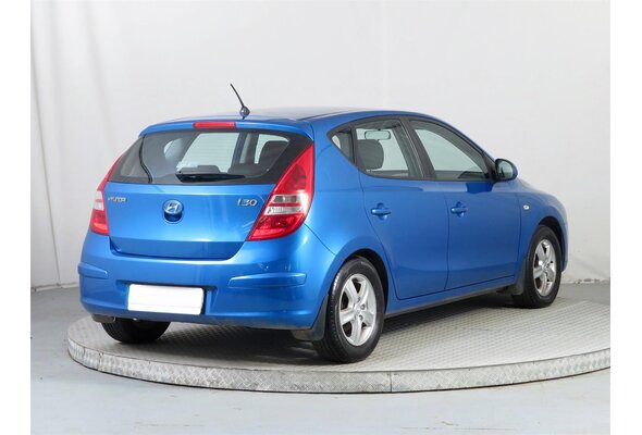 Hyundai i30  1.4 CVVT 2010