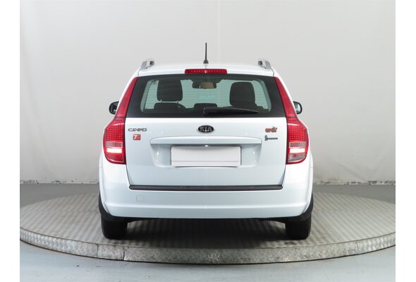 Kia Ceed Combi 1.4 i 2011