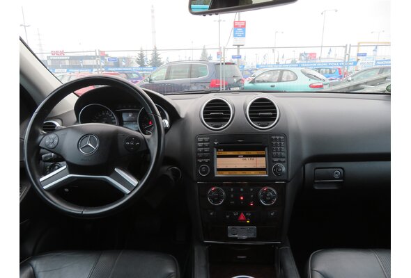 Mercedes-Benz ML 500  2010