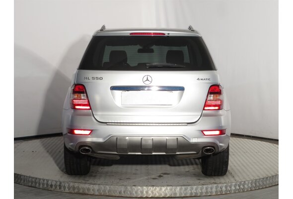 Mercedes-Benz ML 500  2010